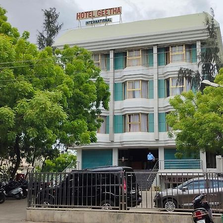 Hotel Geetha International ตูติคอริน ภายนอก รูปภาพ