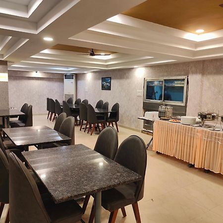 Hotel Geetha International ตูติคอริน ภายนอก รูปภาพ