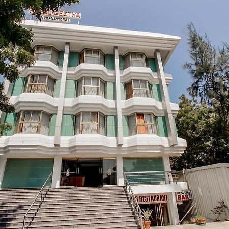 Hotel Geetha International ตูติคอริน ภายนอก รูปภาพ