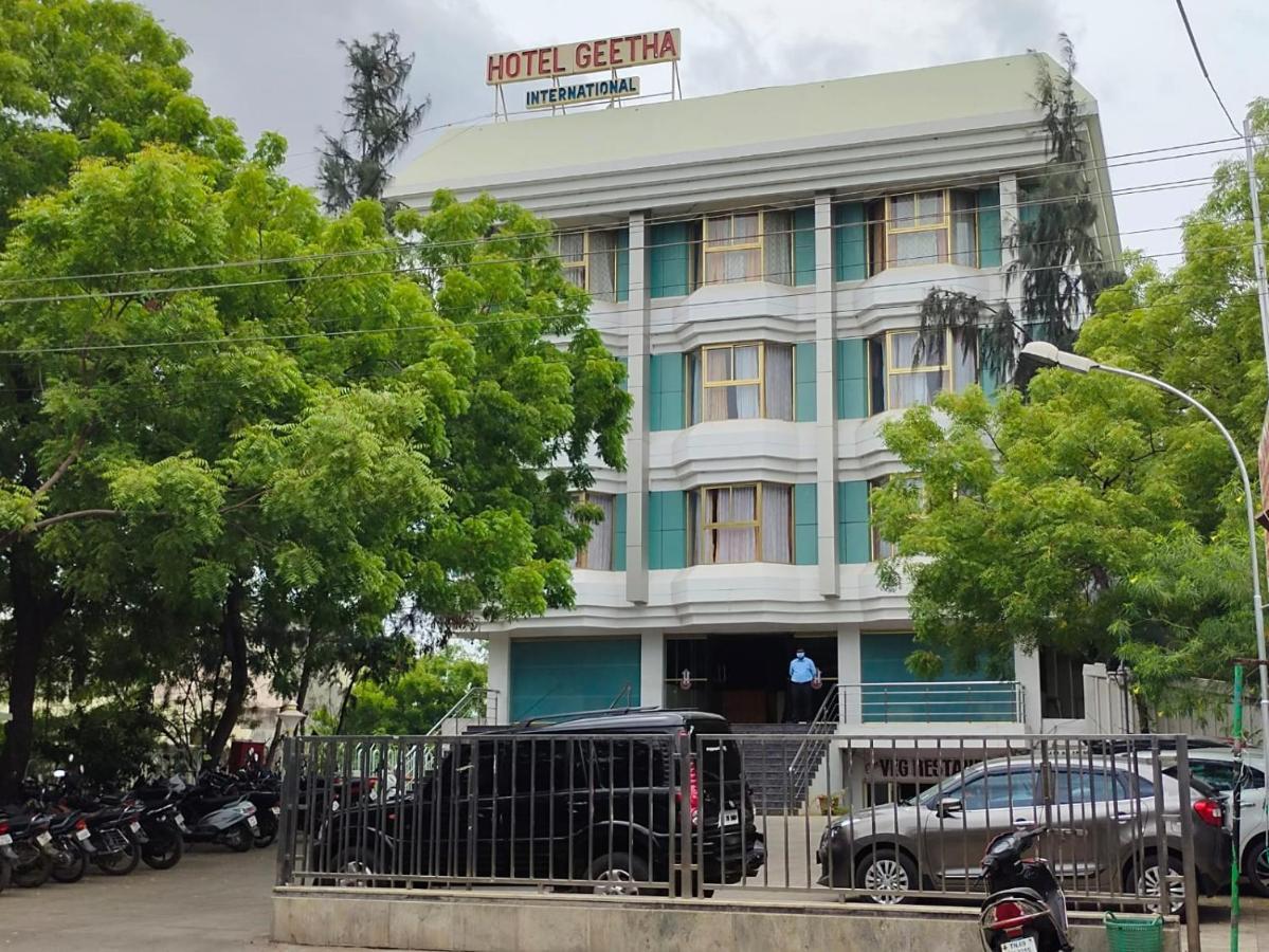 Hotel Geetha International ตูติคอริน ภายนอก รูปภาพ