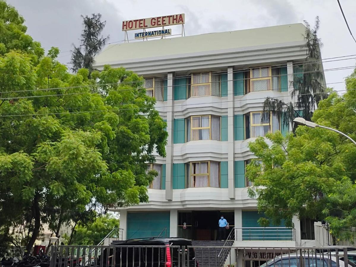 Hotel Geetha International ตูติคอริน ภายนอก รูปภาพ