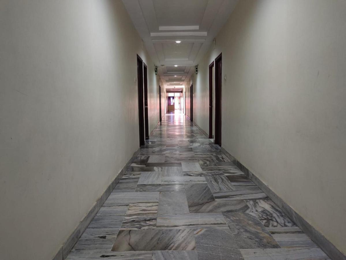 Hotel Geetha International ตูติคอริน ภายนอก รูปภาพ