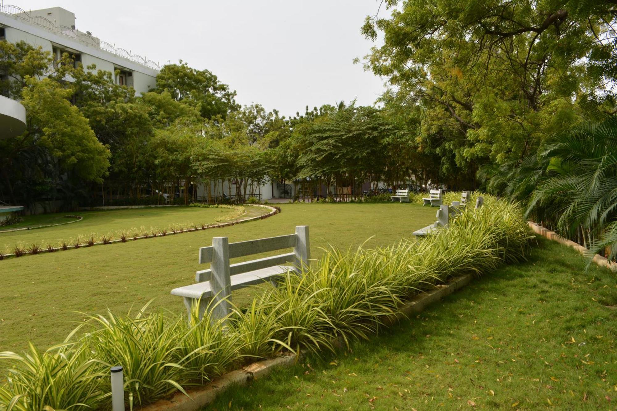 Hotel Geetha International ตูติคอริน ภายนอก รูปภาพ