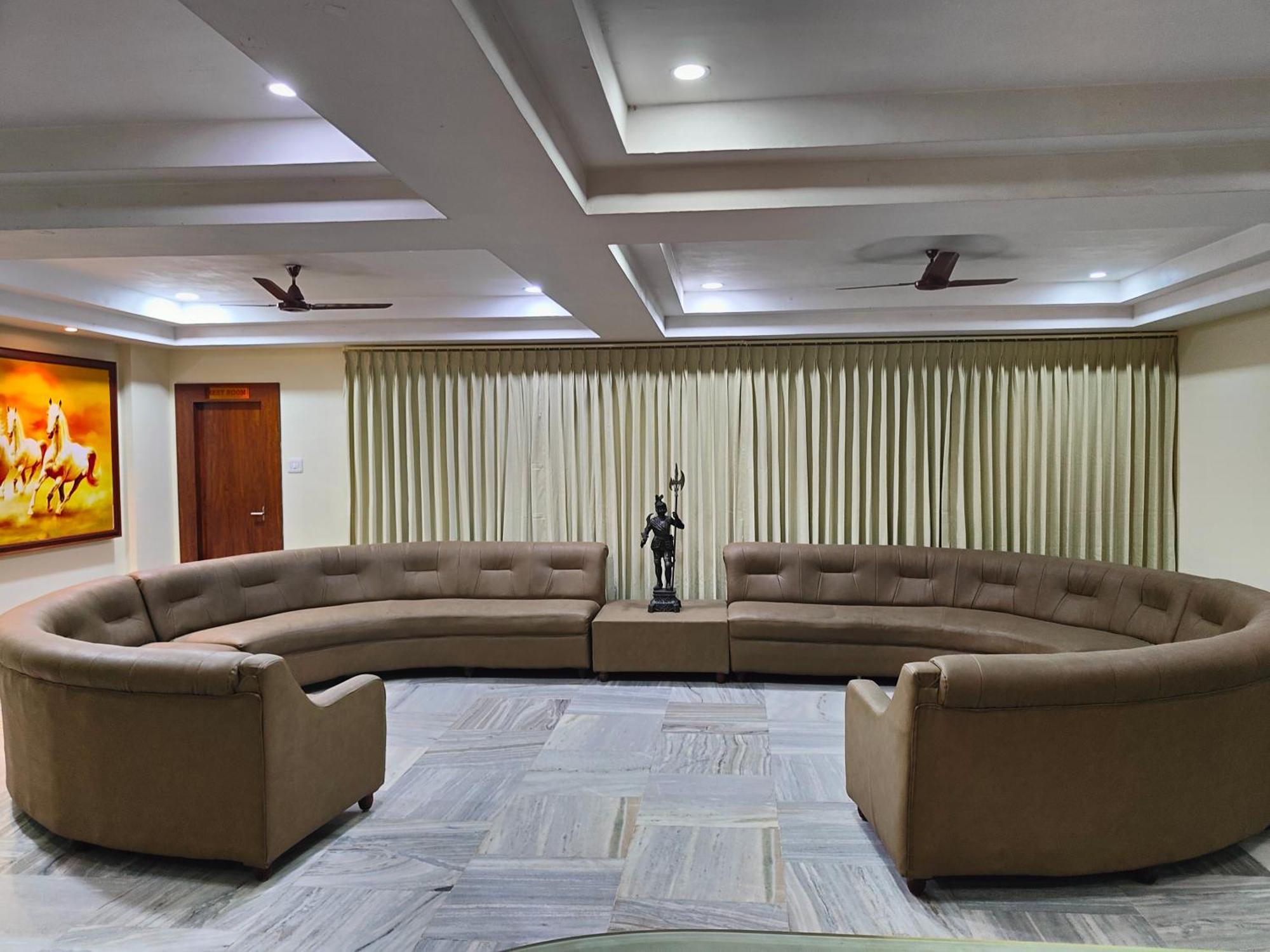 Hotel Geetha International ตูติคอริน ภายนอก รูปภาพ