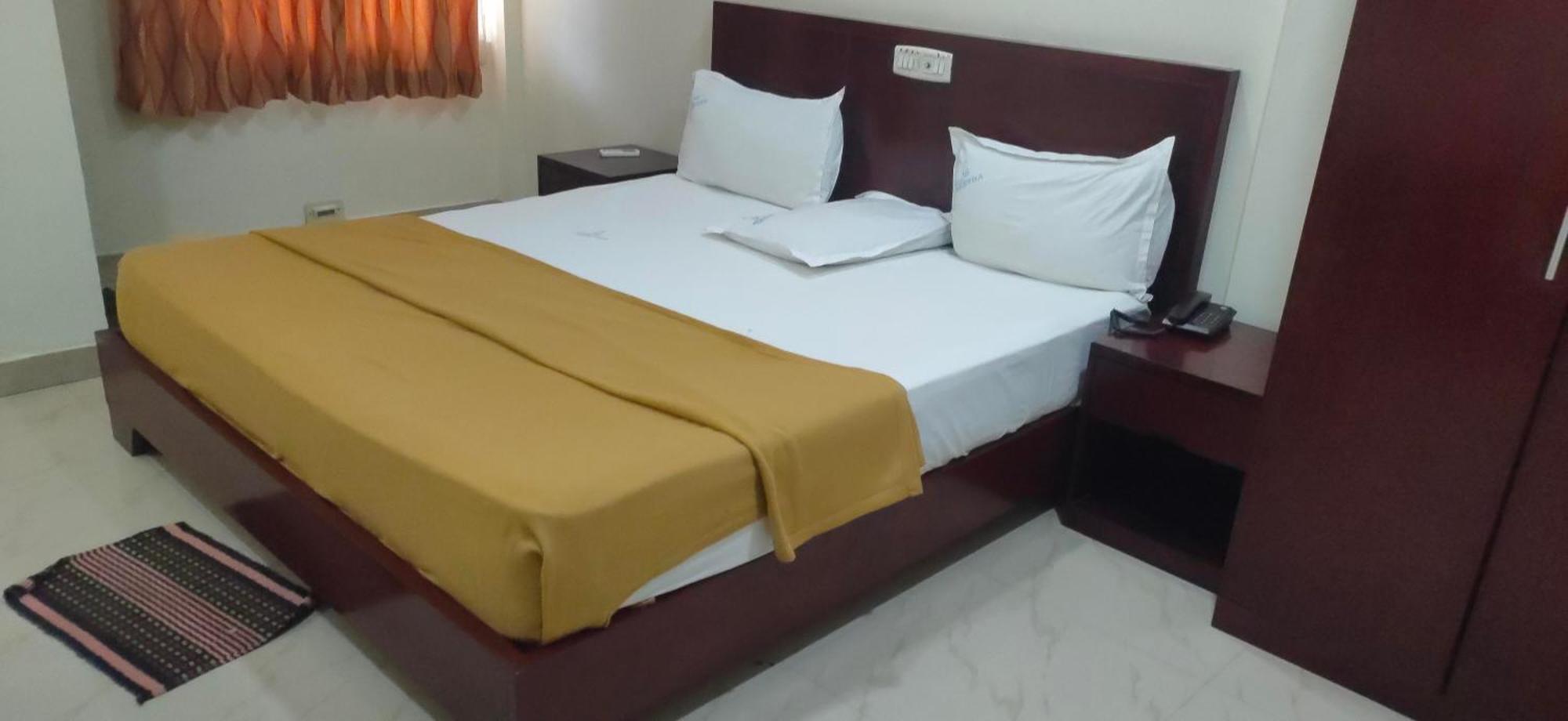 Hotel Geetha International ตูติคอริน ภายนอก รูปภาพ