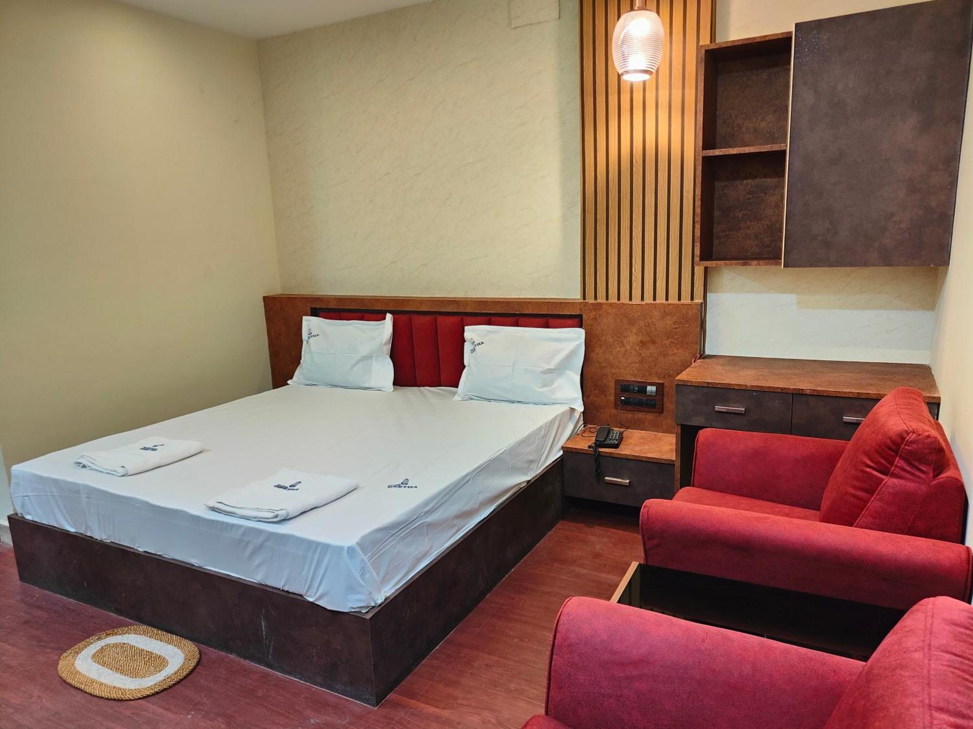 Hotel Geetha International ตูติคอริน ภายนอก รูปภาพ