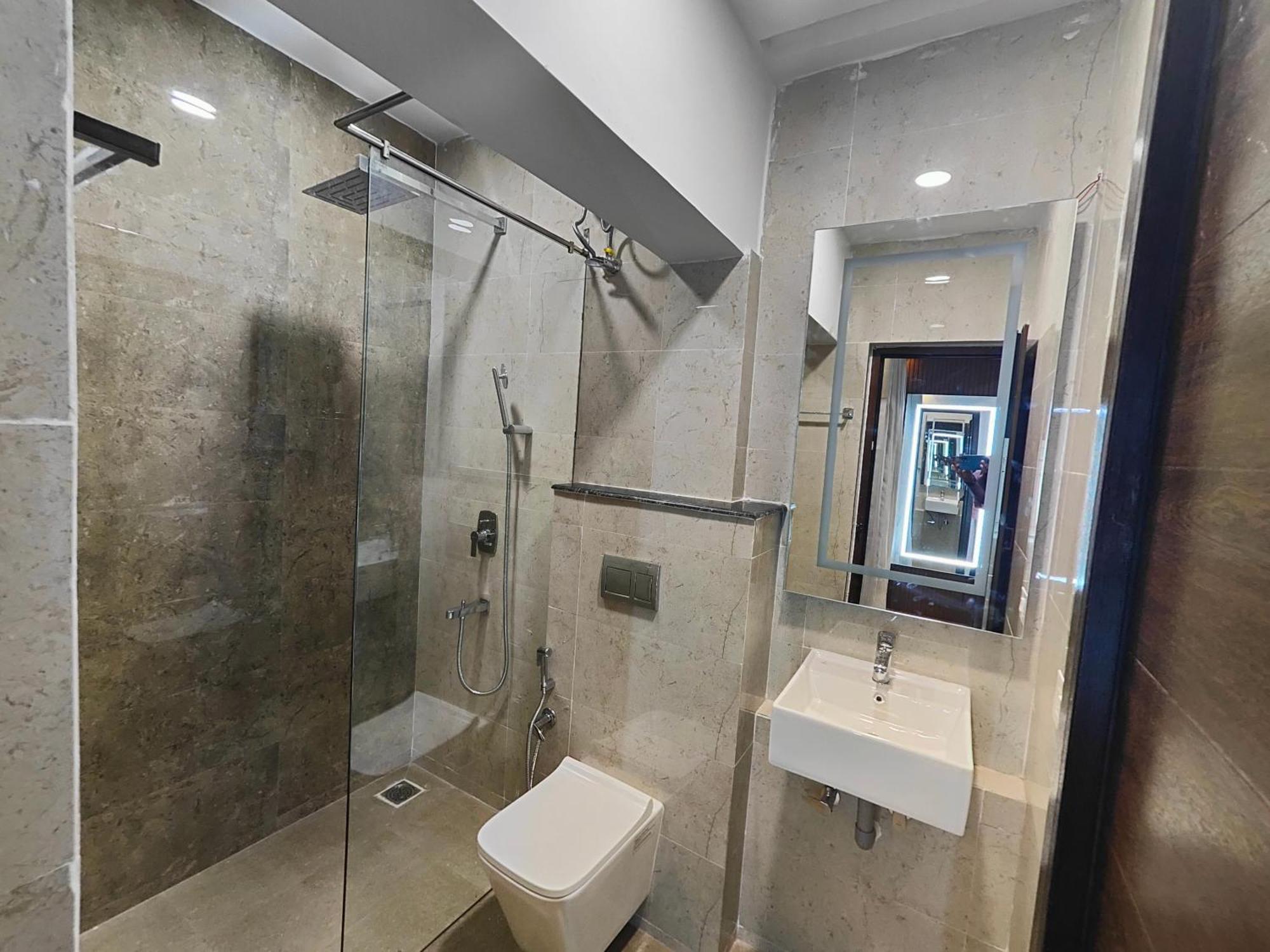 Hotel Geetha International ตูติคอริน ภายนอก รูปภาพ